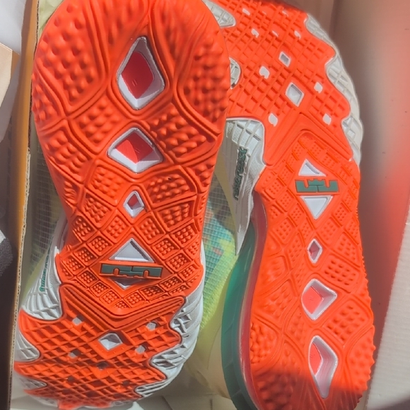 Nike LeBron Neon Yellow Basketball Sneakers with Teal and Orange Accents 7.5M/9W - Picture 4 of 12